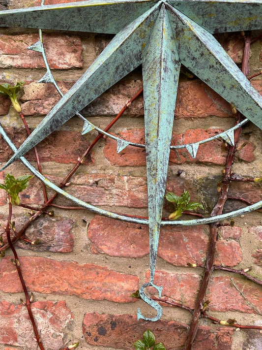 Green vert-de-gris Compass Garden Wall Decoration